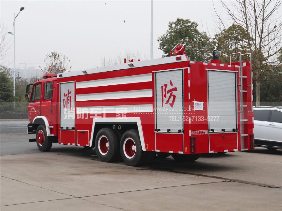 東風12噸泡沫消防車